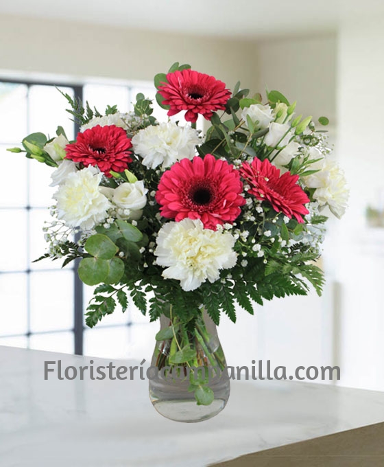 Ramo de flores de claveles y gerberas